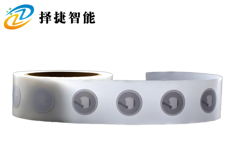 NFC標(biāo)簽是基于近距離無(wú)線通訊技術(shù)的設(shè)備，能與支持 NFC 的設(shè)備進(jìn)行數(shù)據(jù)交換，具有便捷、安全等特點(diǎn)-擇捷智能電子標(biāo)簽